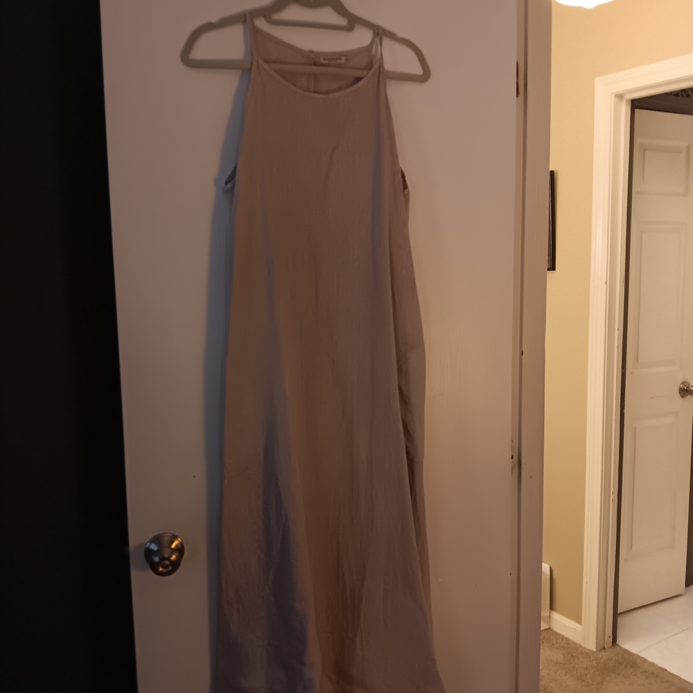 Chic Sleeveless Maxi Dress - Beige